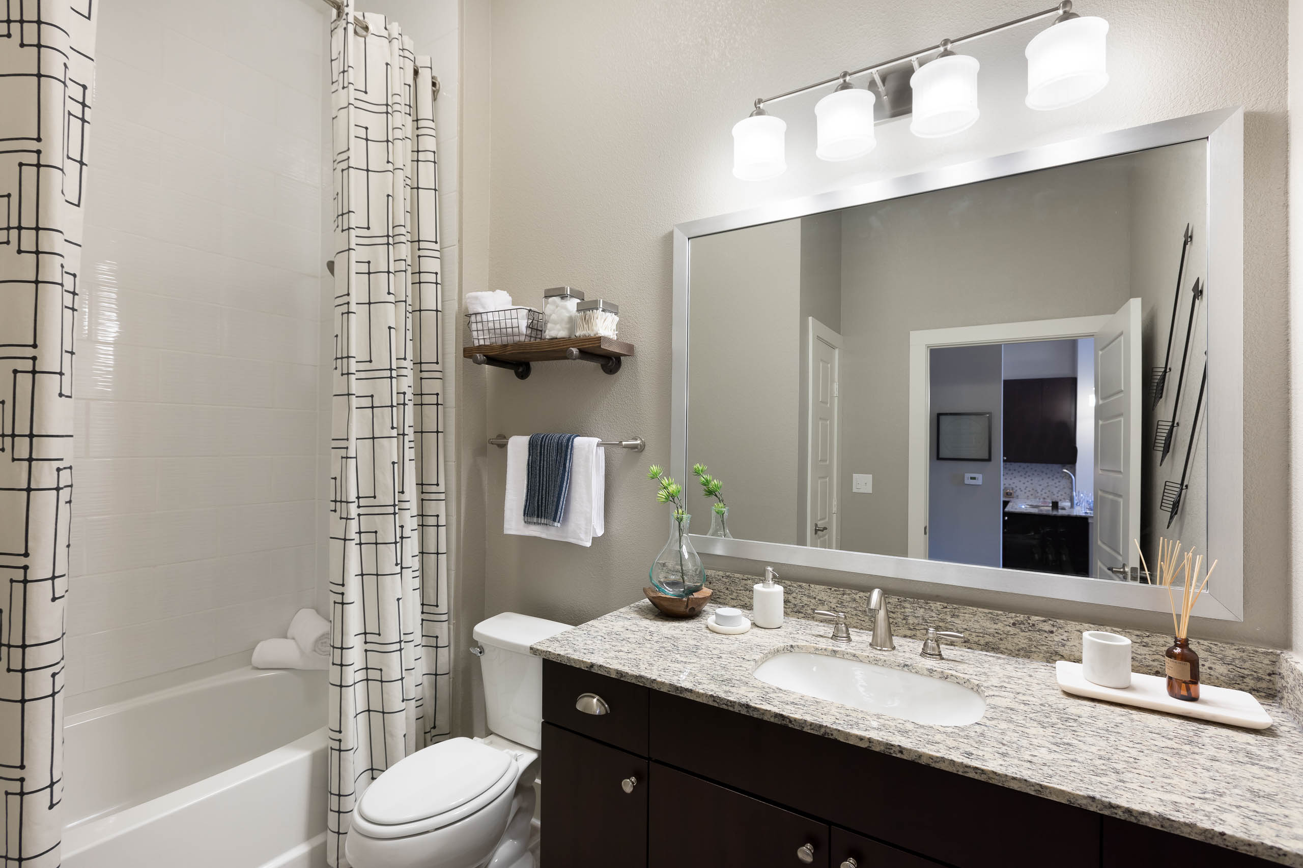 Apartments for Rent in Frisco, TX | AMLI Frisco Crossing